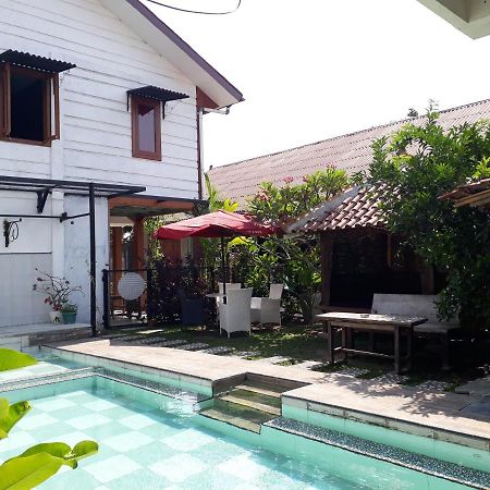 Arjuna Garden Homestay 요그야카르타 외부 사진