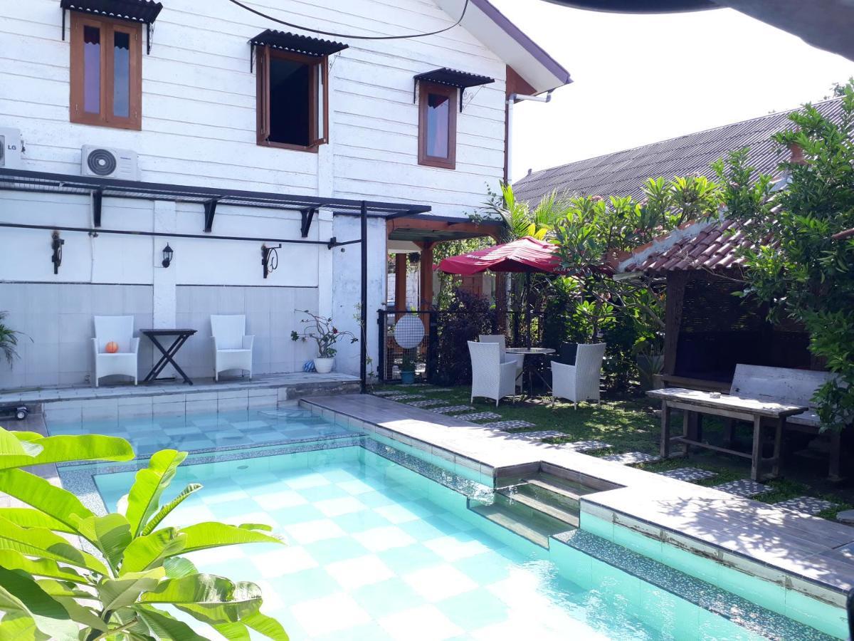 Arjuna Garden Homestay 요그야카르타 외부 사진